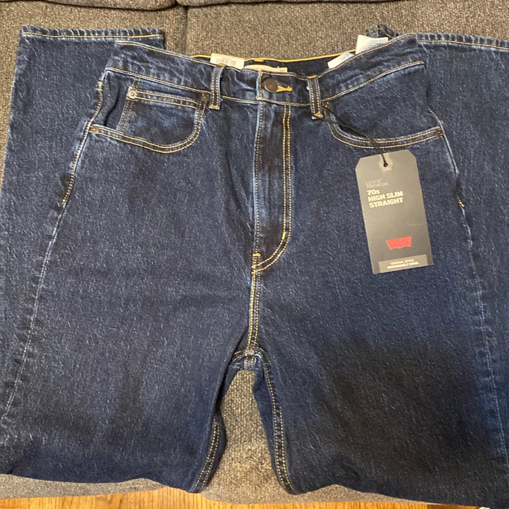 NET Levi’s 70’s High Slim Straight Jeans.